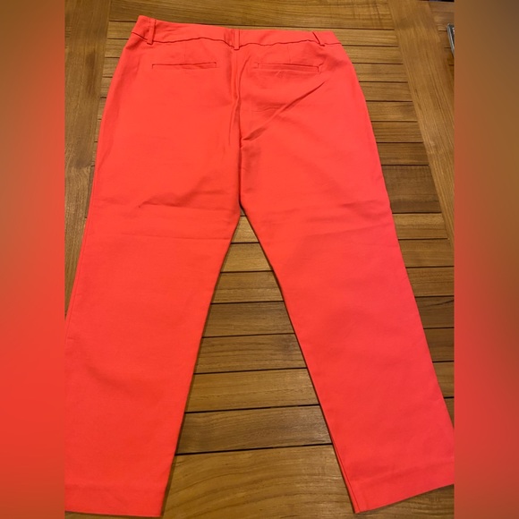 Liz Claiborne Ankle Pant. - Picture 2 of 5